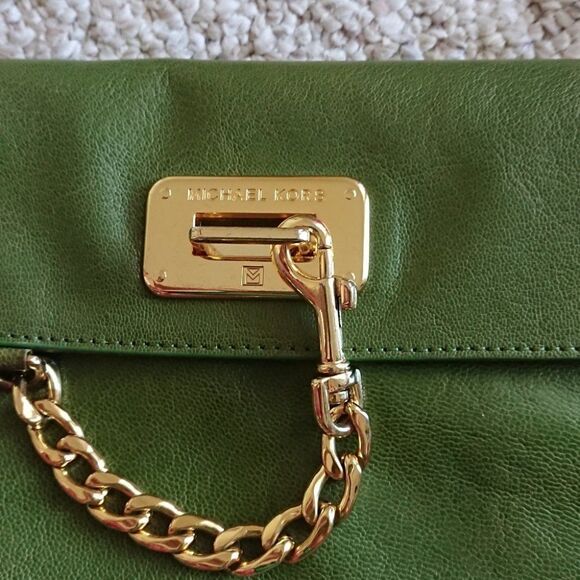 Pretty in green Michael Kors shoulder bag - Picture 3 of 13